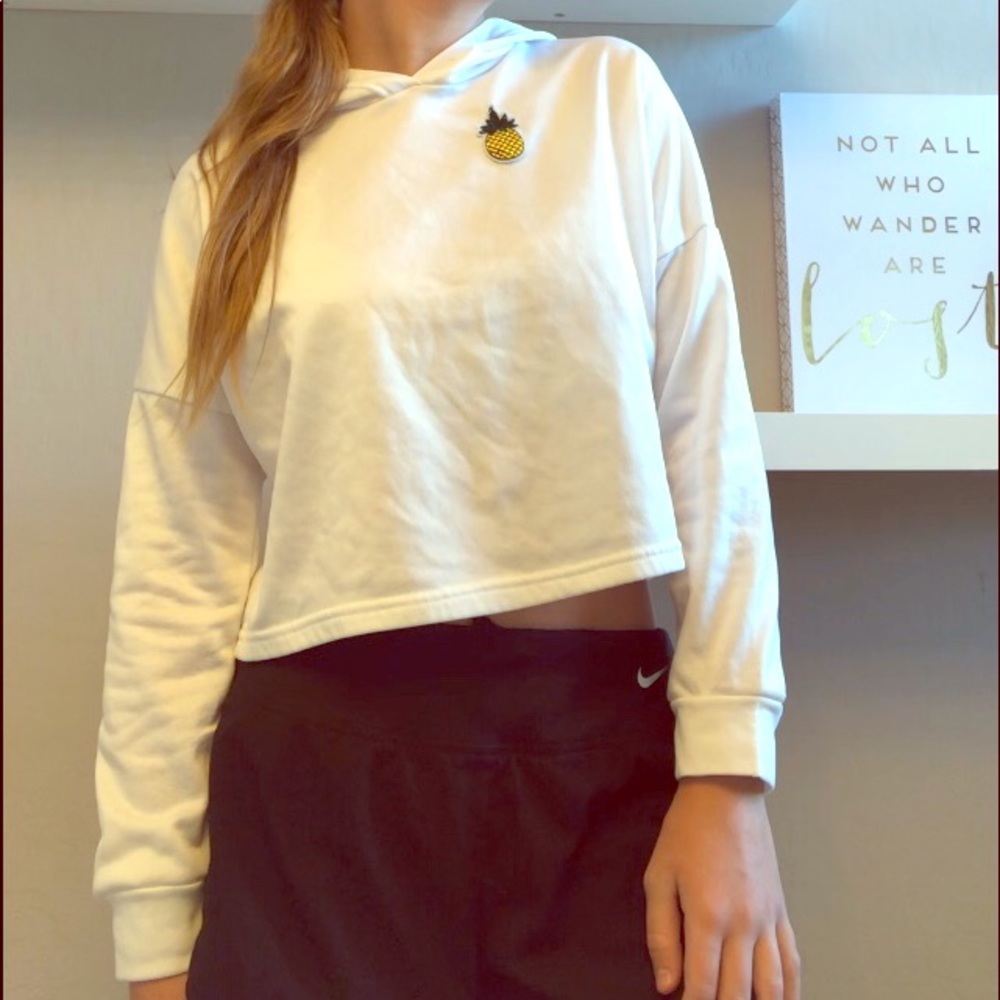White cropped pullover